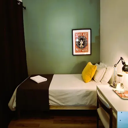 Hostel Ey *