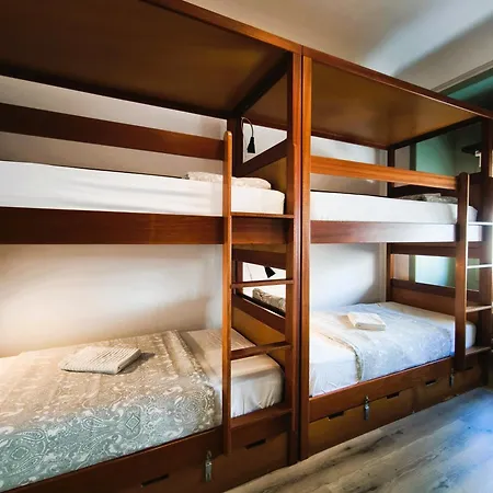 Ey Lisbon Guesthouse Лиссабон