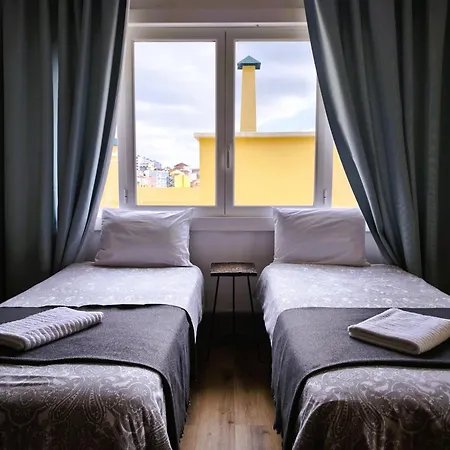 Ey Lisbon Guesthouse Лиссабон