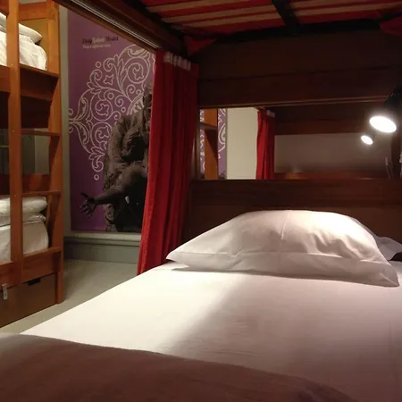 Ey Lisbon Guesthouse Лиссабон